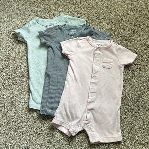 CARTERS SNAP SHORTIE ROMPER SET